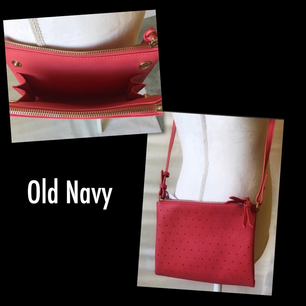 crossbody with two zippers